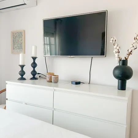 Luxury With Private Pool & Sea Views, Нерха