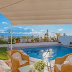 Luxury With Private Pool & Sea Views, 네르하
