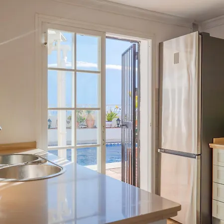 Luxury With Private Pool & Sea Views, Nerja