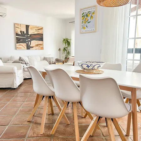 Holiday home Luxury With Private Pool & Sea Views, Nerja