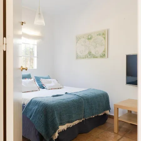Luxury With Private Pool & Sea Views, Prázdninový dům