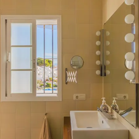 Luxury With Private Pool & Sea Views, Nerja