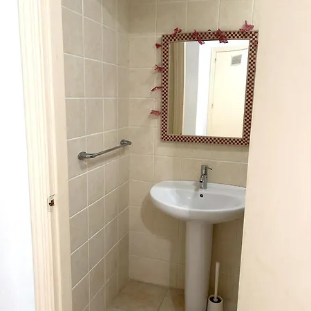 Luxury With Private Pool & Sea Views, Prázdninový dům *