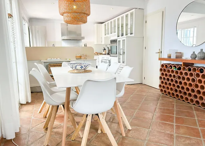 Luxury With Private Pool & Sea Views, Nerja