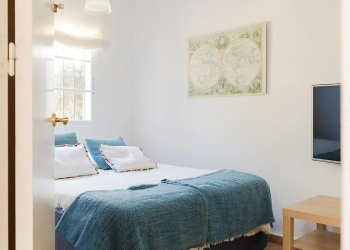 Luxury With Private Pool & Sea Views, Holiday home