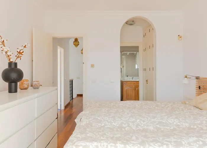 Luxury With Private Pool & Sea Views, Nerja