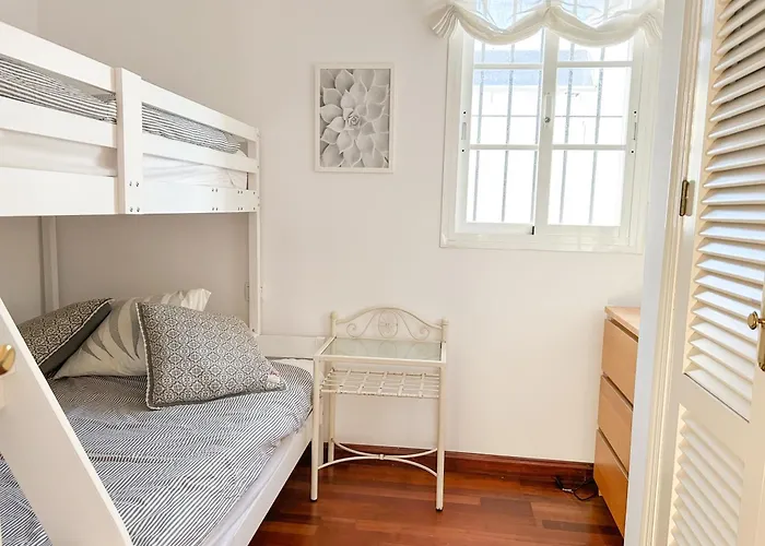 Holiday home Luxury With Private Pool & Sea Views, Nerja