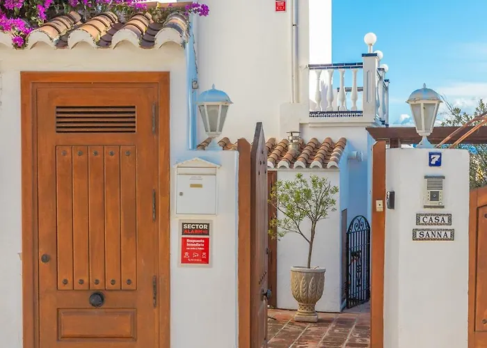 Luxury With Private Pool & Sea Views,